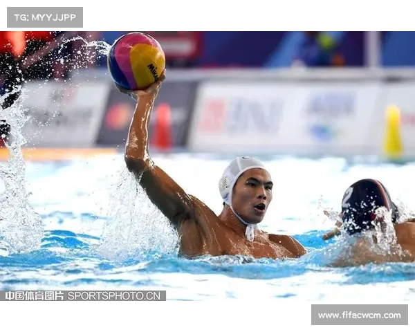 中国男子水球小组赛对阵匈牙利 周定通过战术调整破解高压防守