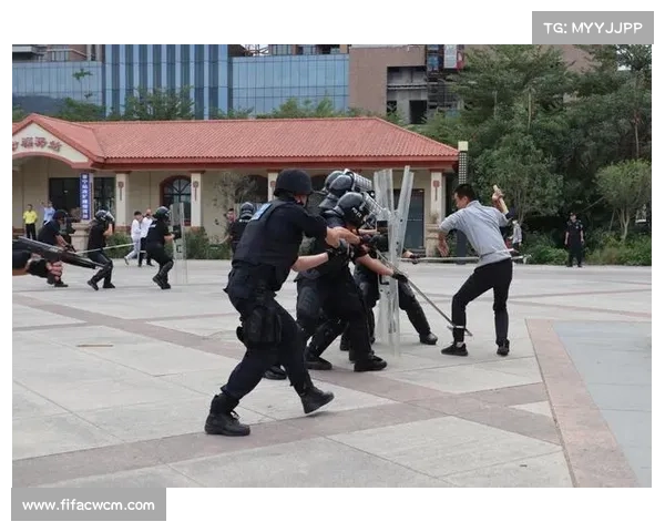 厄瓜多尔国家德比安保升至最高级别 部署800名防暴警力保障赛事安全